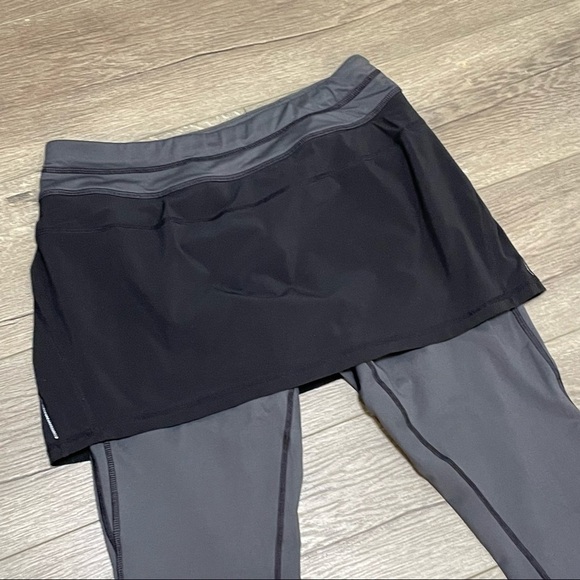 Athleta 2-In-1 Skirt Leggings In Black and Gray Size Small. - Picture 8 of 9